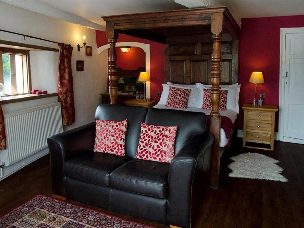 Kings Arms Hotel Abergavenny Exteriör bild