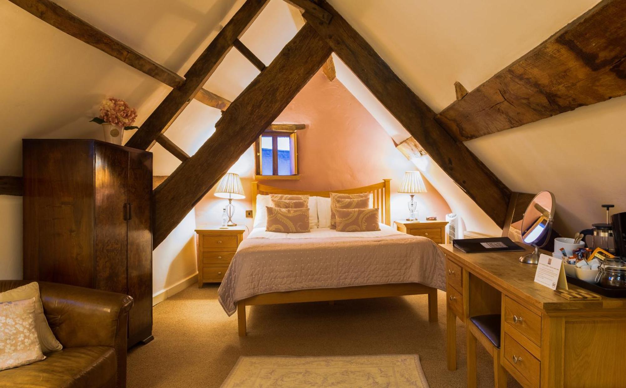 Kings Arms Hotel Abergavenny Exteriör bild