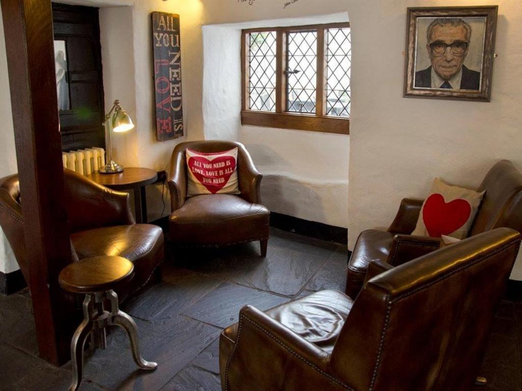 Kings Arms Hotel Abergavenny Exteriör bild